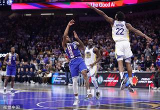 莱昂纳德近 莱昂纳德近