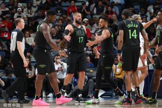 他试图通过 他试图通过